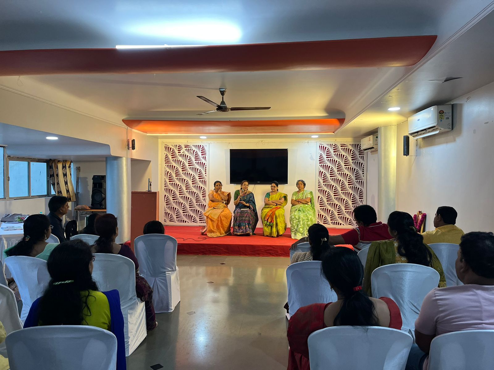 संसार आणि समाज म्हणुन माझी जबाबदारी