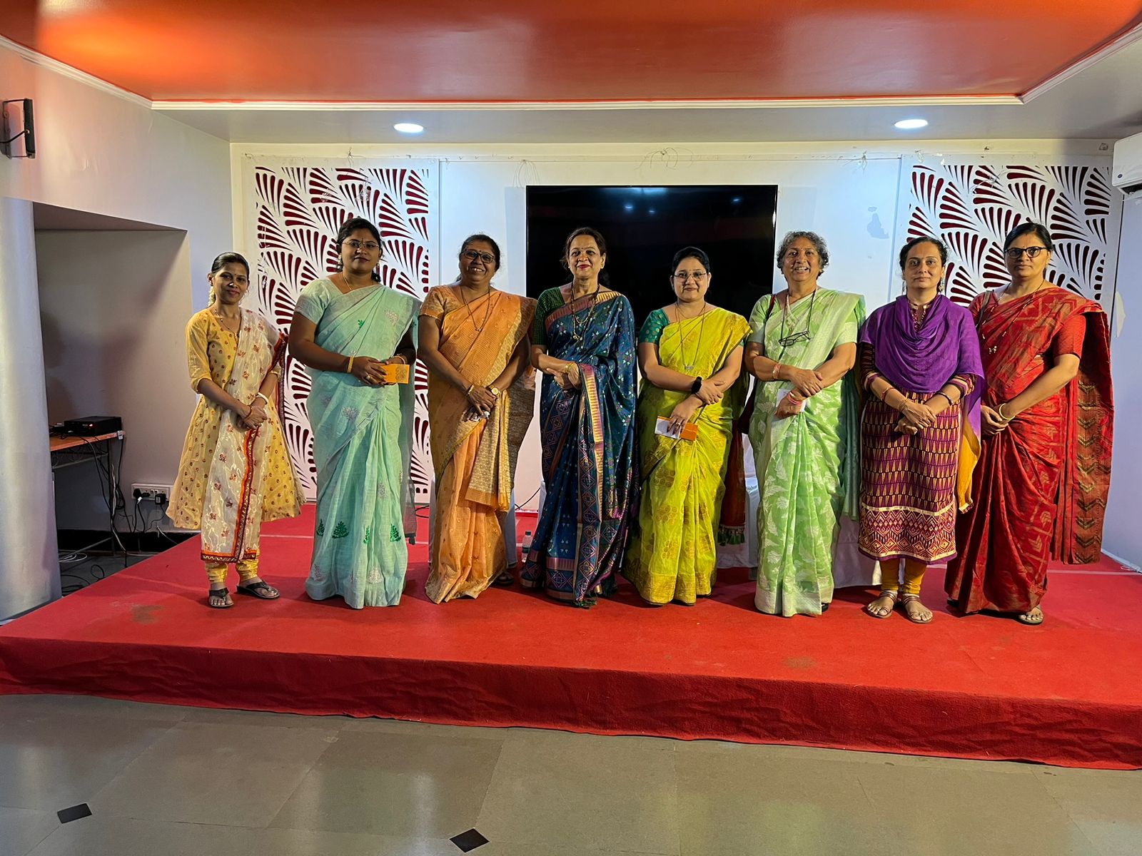 संसार आणि समाज म्हणुन माझी जबाबदारी