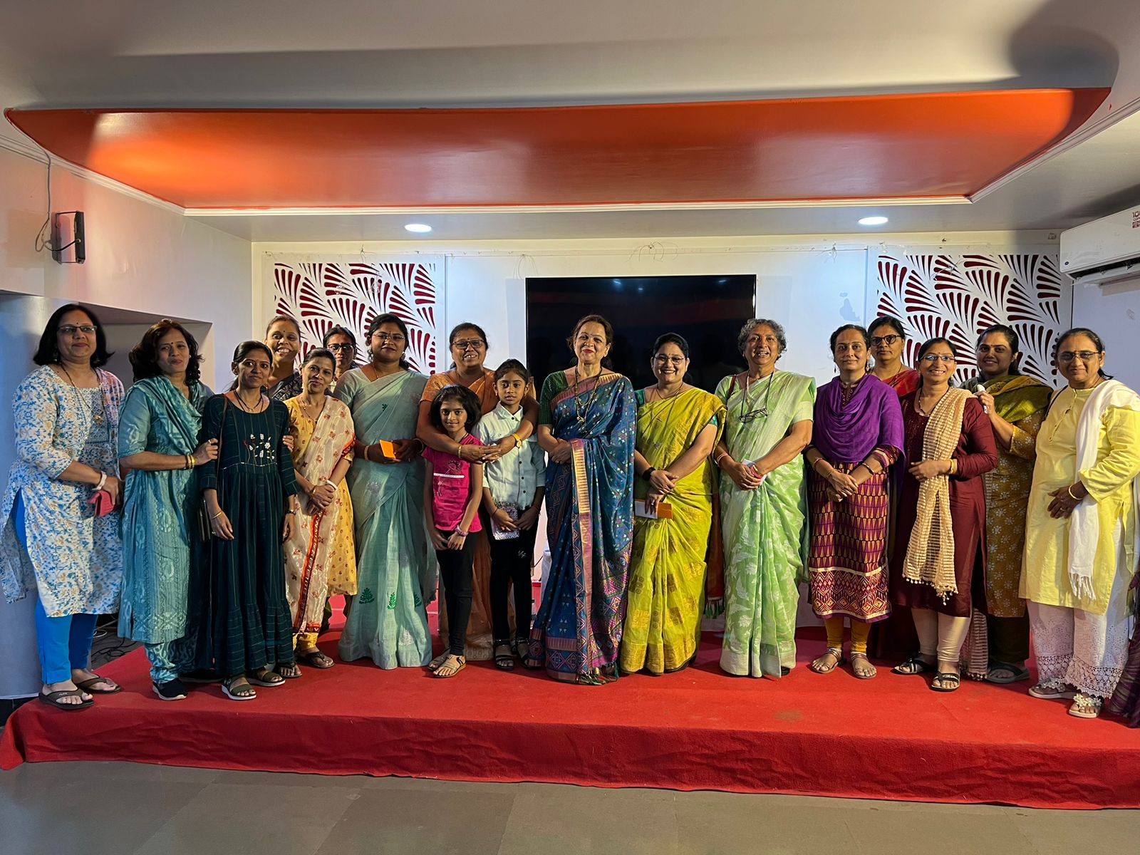 संसार आणि समाज म्हणुन माझी जबाबदारी